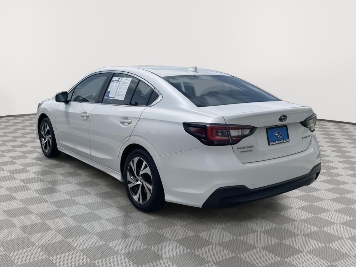 Used 2022 Crystal White Pearl Subaru Premium image 10