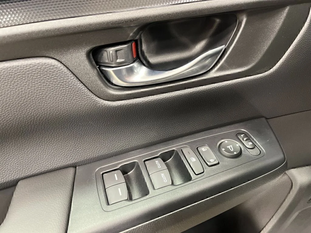 New 2026 Solar Silver Metallic Honda AWD Sport Hybrid image 13