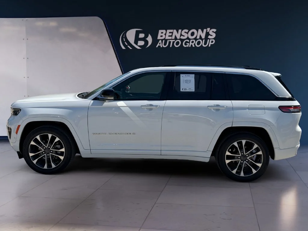 Used 2023 White Jeep Overland image 2