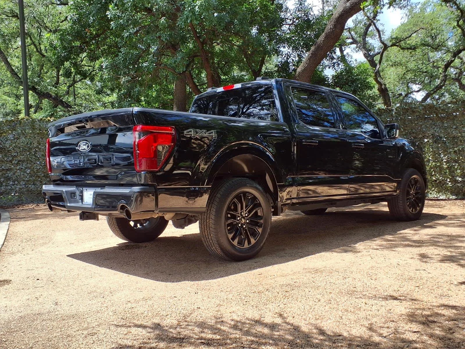 Used 2024  Ford XLT image 8