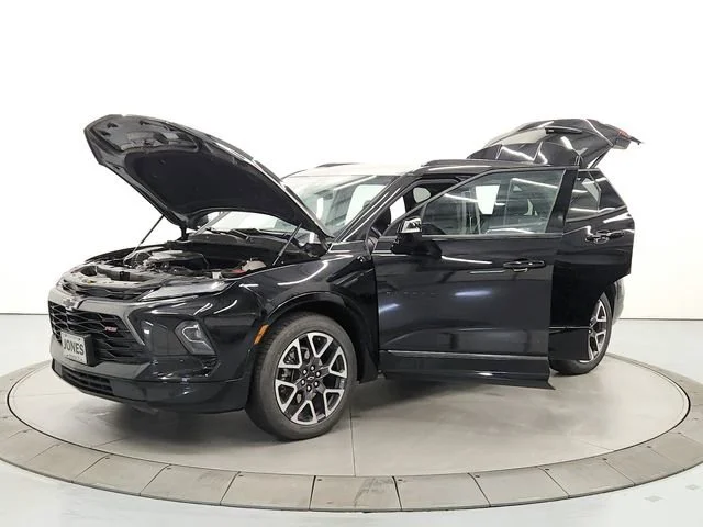 Used 2025 Black Chevrolet RS image 11