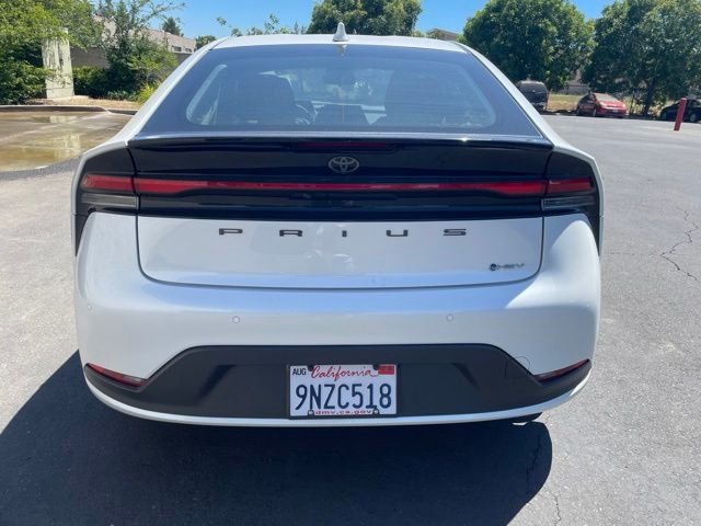 Used 2024 Off-white Toyota LE image 4