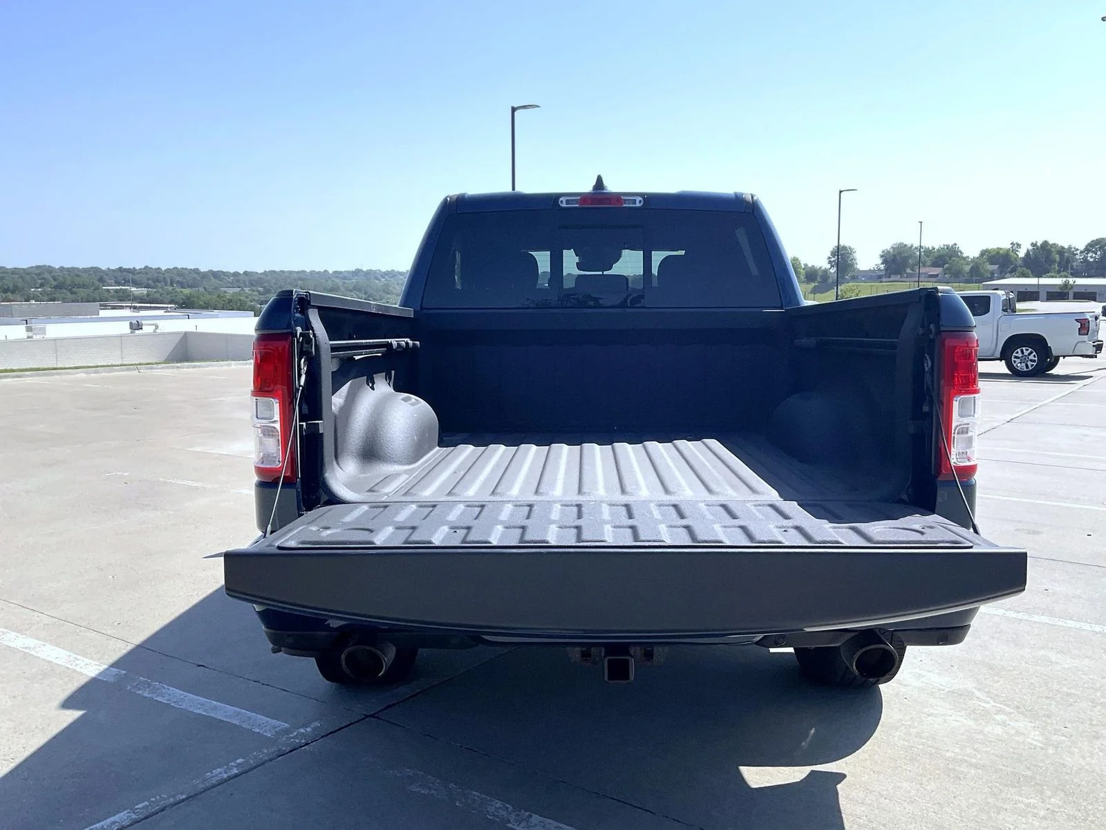 Used 2021 Blue Ram Big Horn/Lone Star image 9