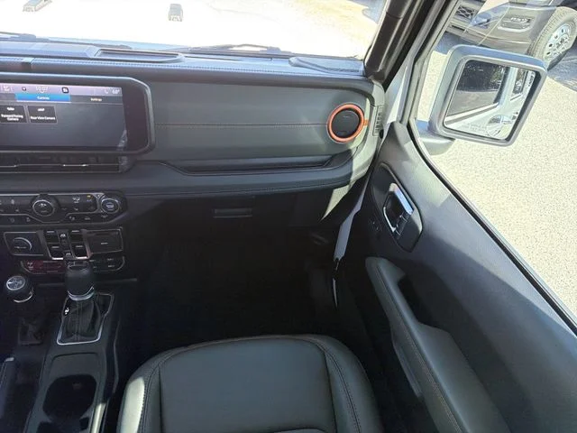 Used 2025 White Jeep Mojave image 16