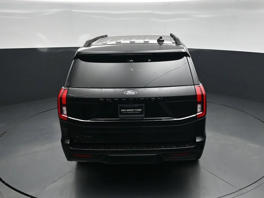 New 2027 Agate Black Metallic Ford Platinum image 40
