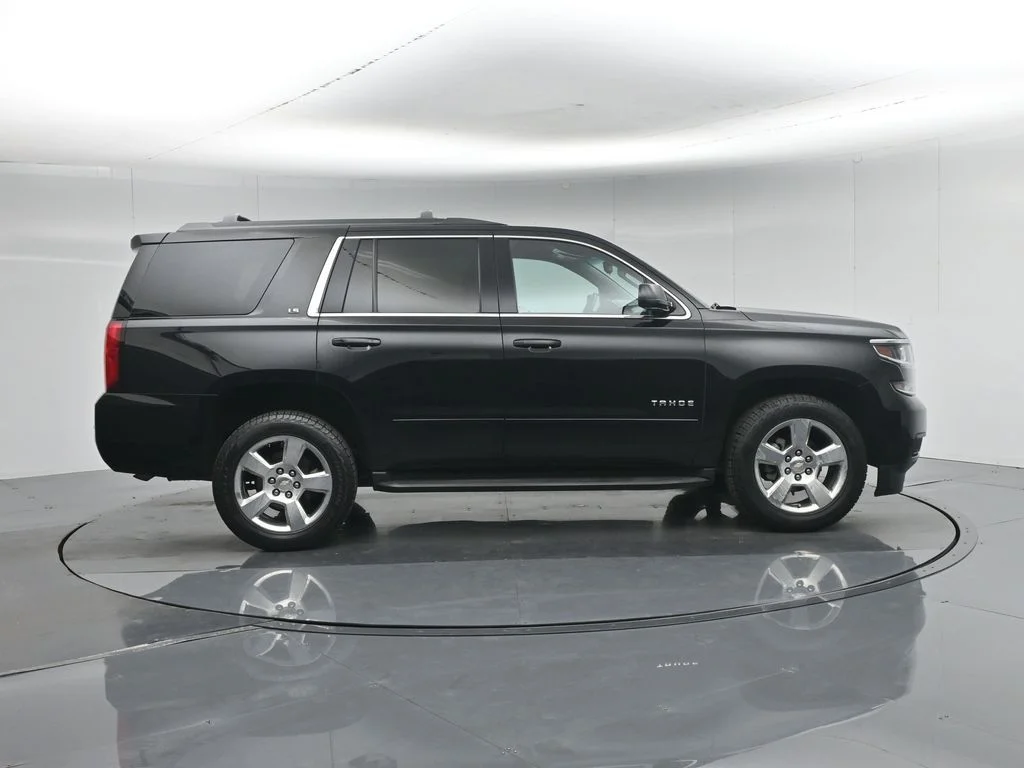 Used 2016 Black Chevrolet LS image 27