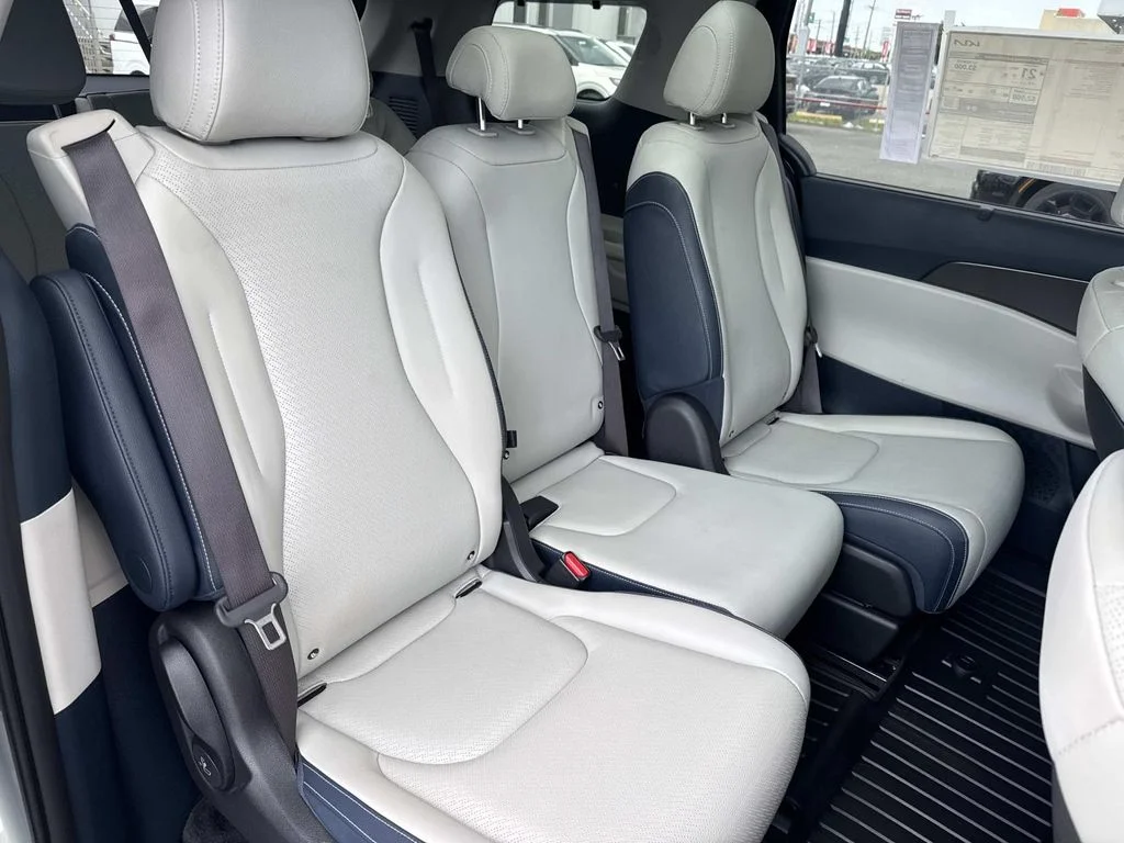 2025 Kia Carnival SX Prestige - Photo 14