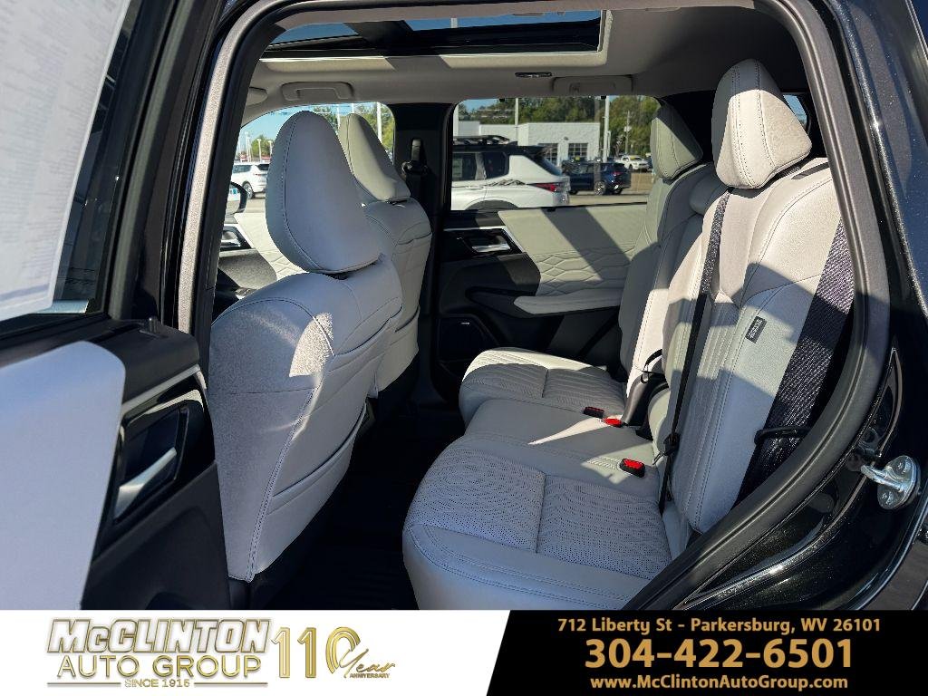 2025 Mitsubishi Outlander SEL - Photo 12