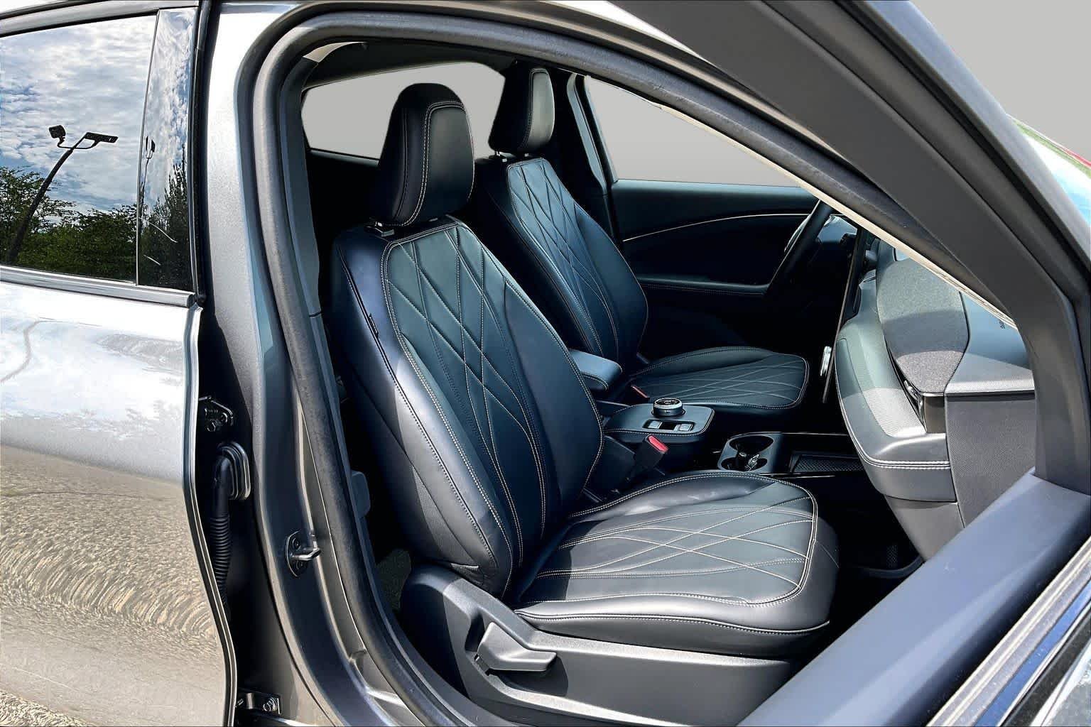 Used 2023 Carbonized Gray Metallic Ford Select image 7