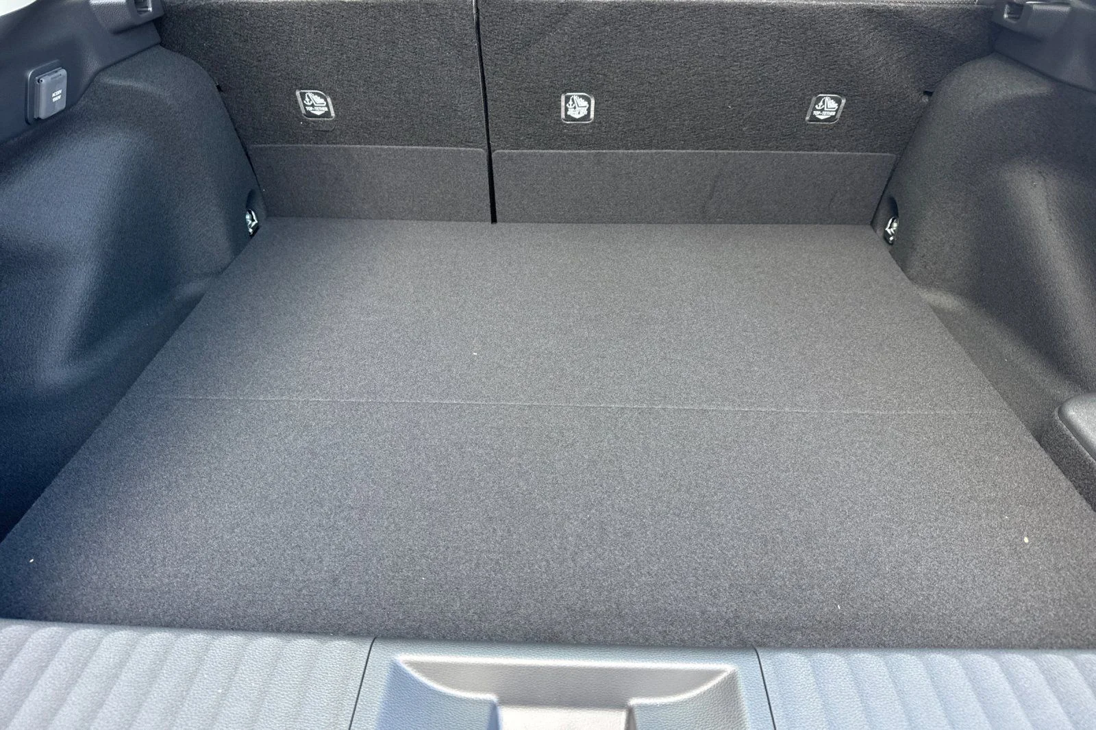 New 2027 Wind Chill Pearl Toyota XSE Premium image 17