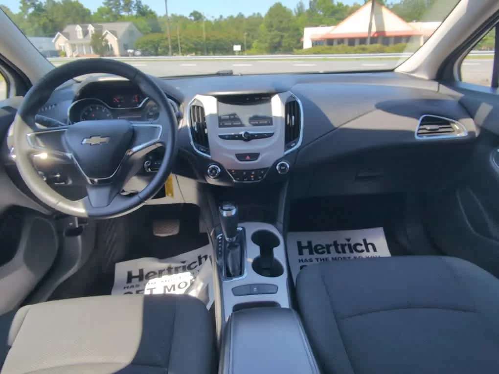 Used 2017 Summit White Chevrolet LS image 18