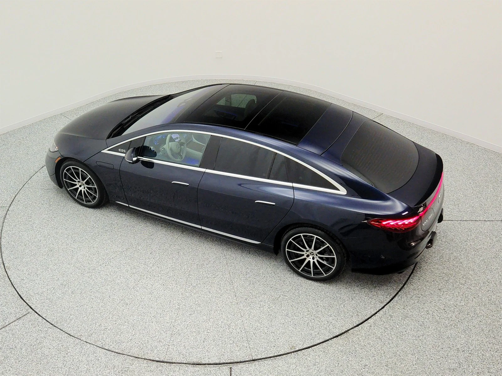 Used 2023 Nautical Blue Metallic Mercedes-Benz EQS 580 4MATIC® Sedan image 27