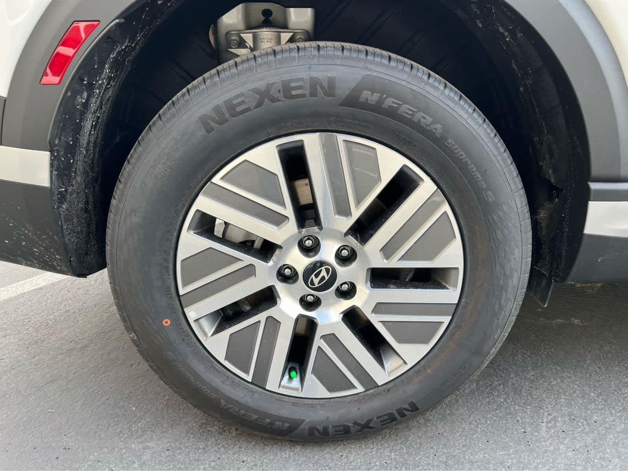 New 2026 Creamy White Pearl Hyundai SEL 7P image 15