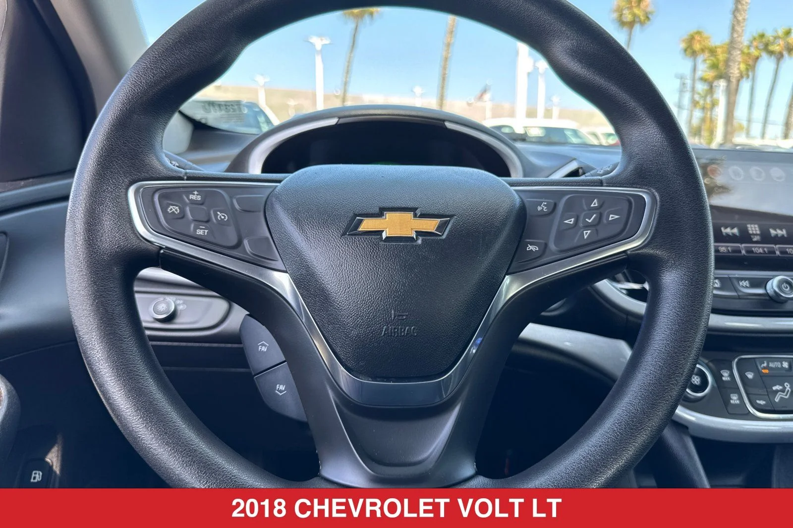 Used 2018 White Chevrolet LT image 24