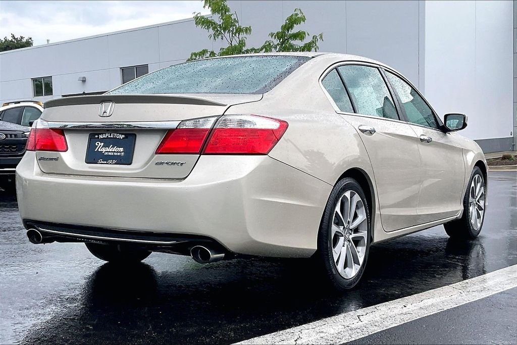 Used 2013 Beige Honda Sport image 12