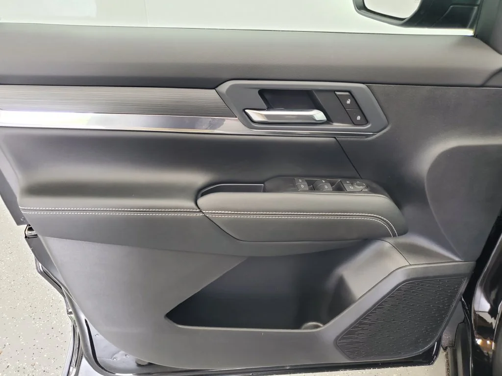 New 2027 Ebony Twilight Metallic GMC Elevation image 18