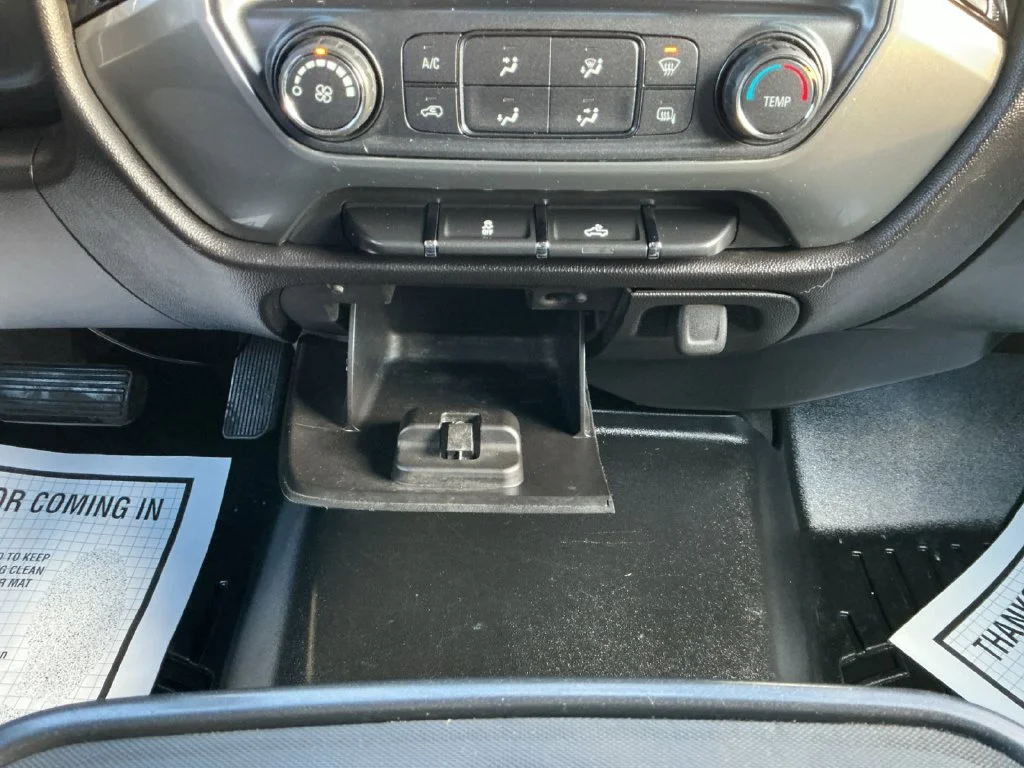 Used 2016 SUMMIT WHITE Chevrolet LT image 21