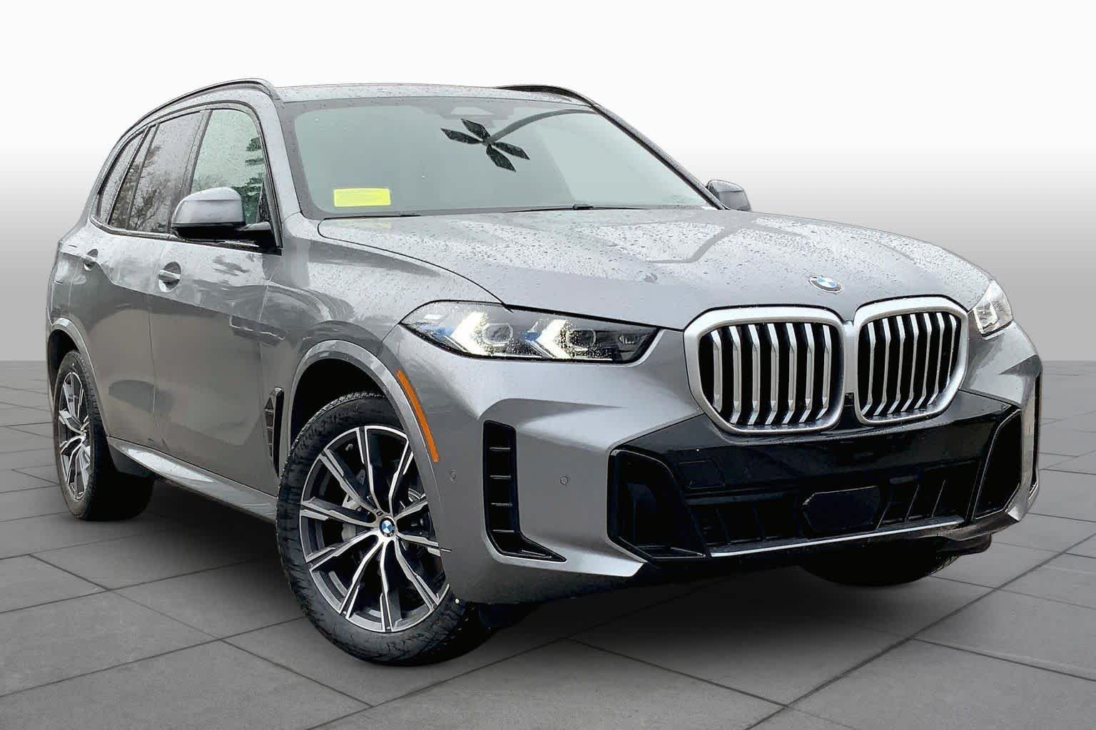 Used 2026 Skyscraper Grey Metallic BMW xDrive40i image 2