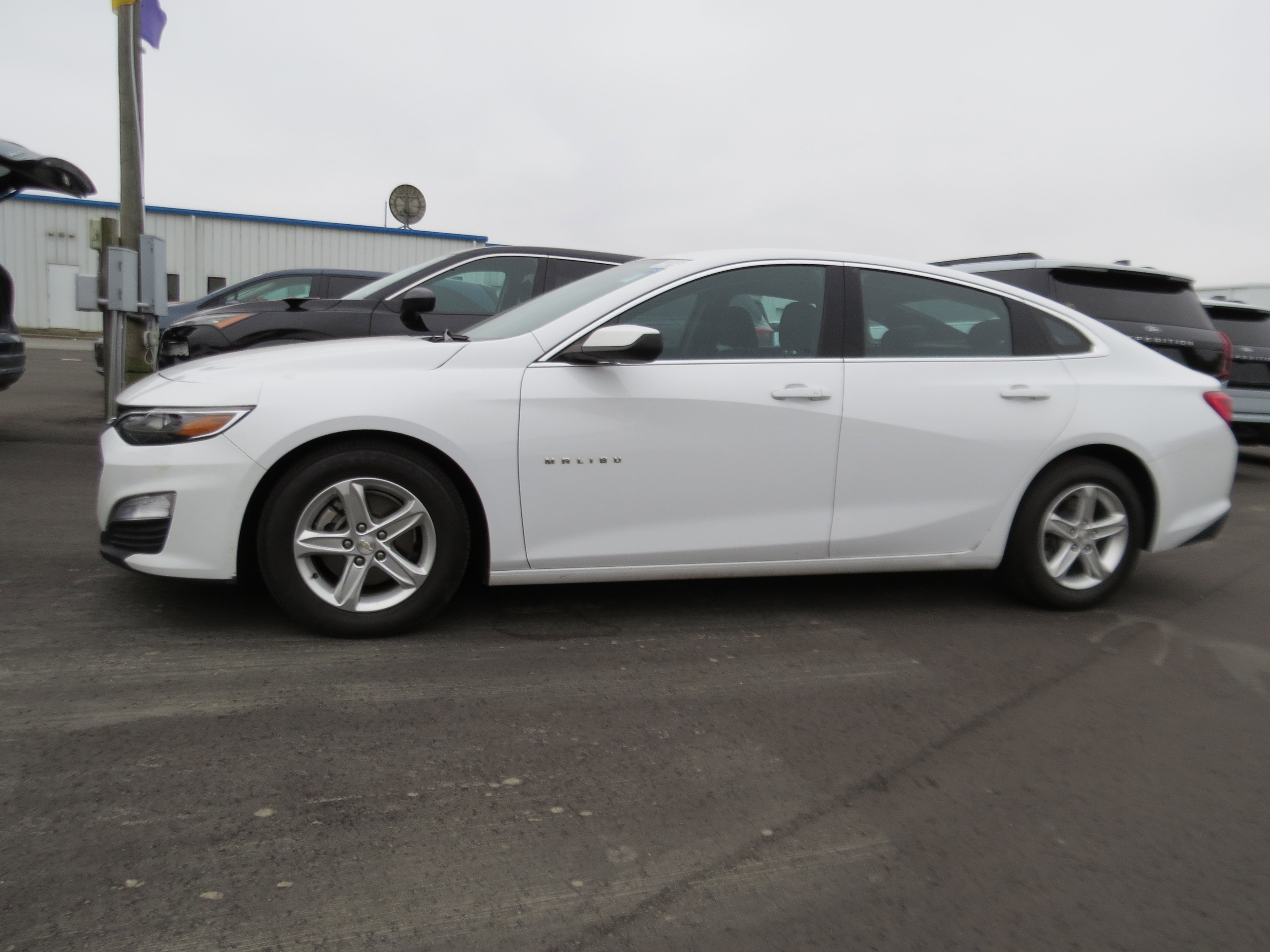 Used 2021 Summit White Chevrolet LS image 4
