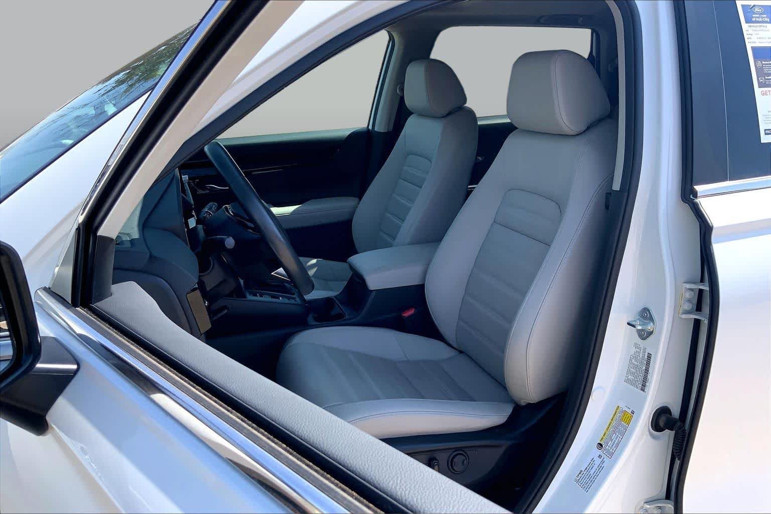 Certified Used 2023 Platinum White Pearl Honda EX-L image 8