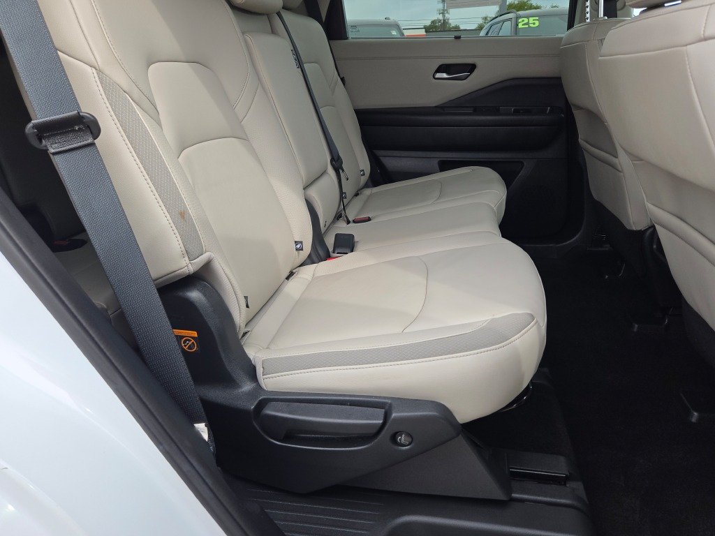 Certified Used 2025 White Nissan SL image 7