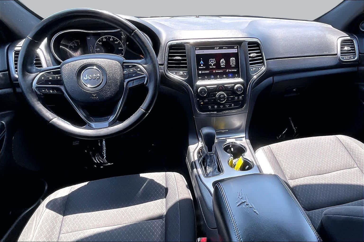 Used 2018 Diamond Black Crystal Pearlcoat Jeep Upland image 15
