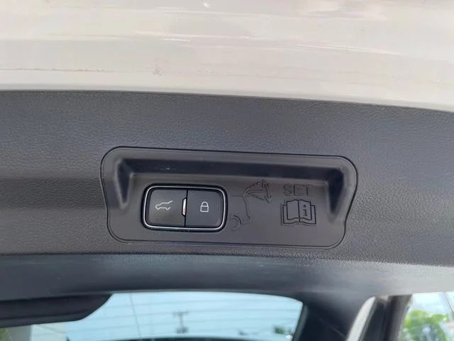 Used 2020 Oxford White Ford XLT image 45