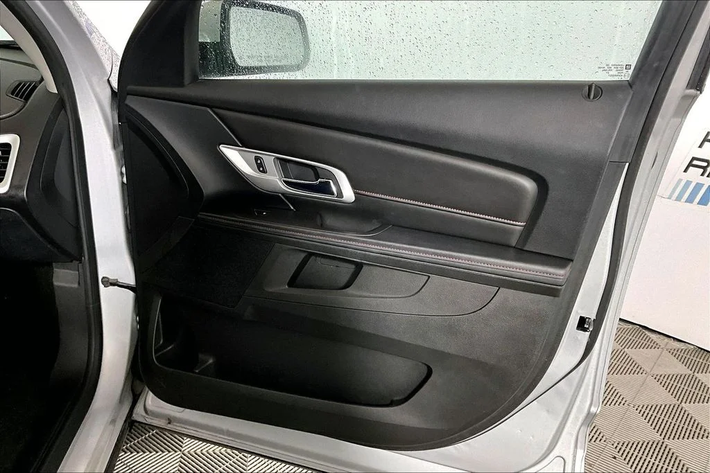 Used 2015 Quicksilver Metallic GMC SLE-1 image 19