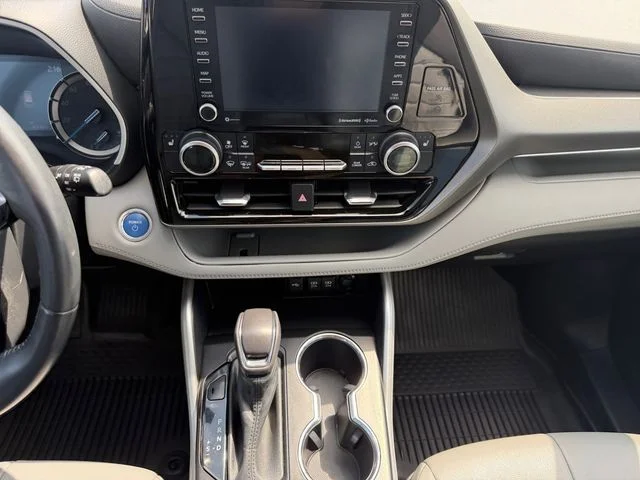 Used 2021 Black Toyota XLE image 12