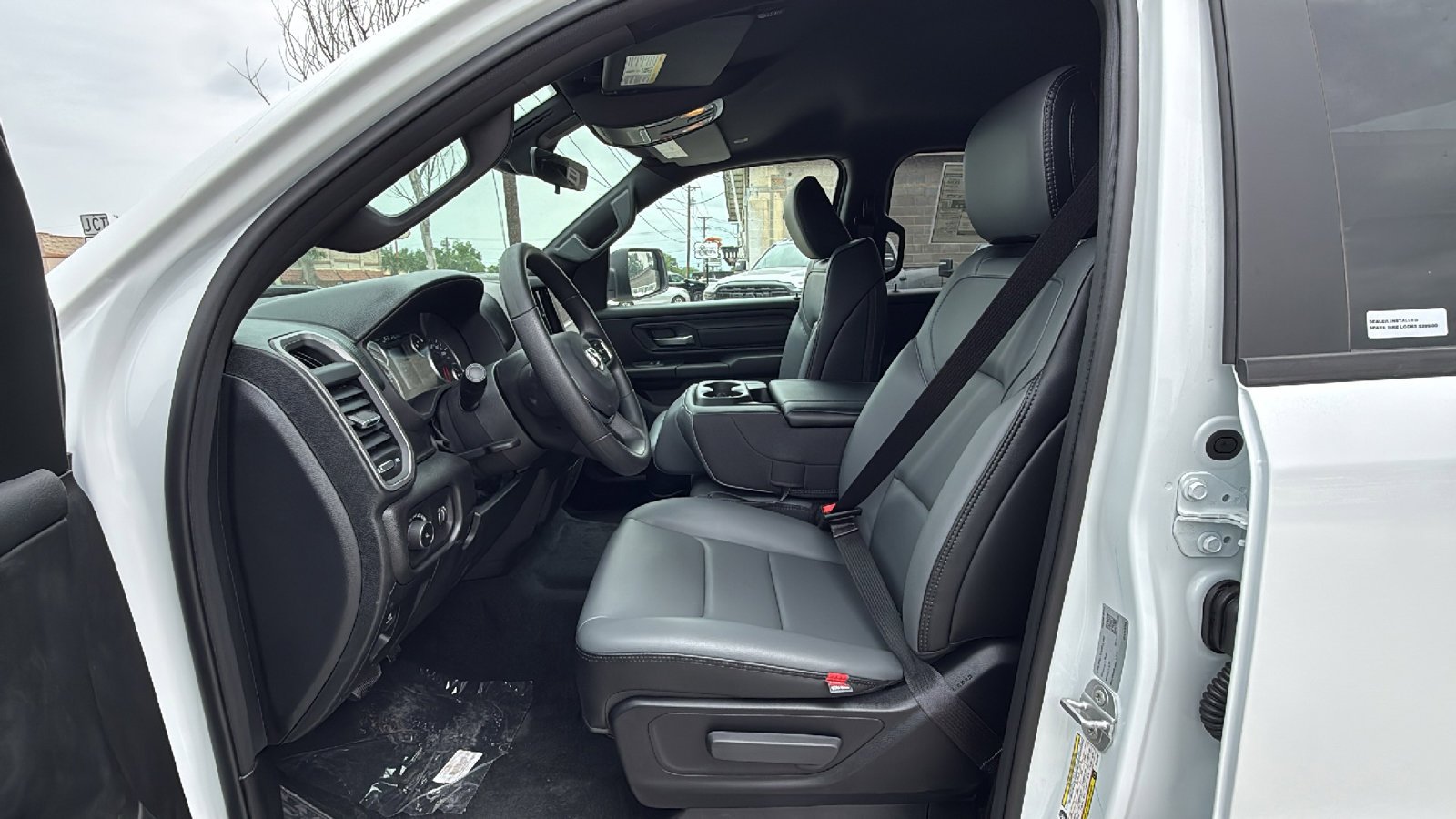 New 2026 Bright White Clear-Coat Exterior Paint RAM Tradesman image 9