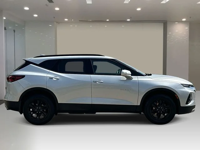 Used 2022 Silver Chevrolet LT image 5