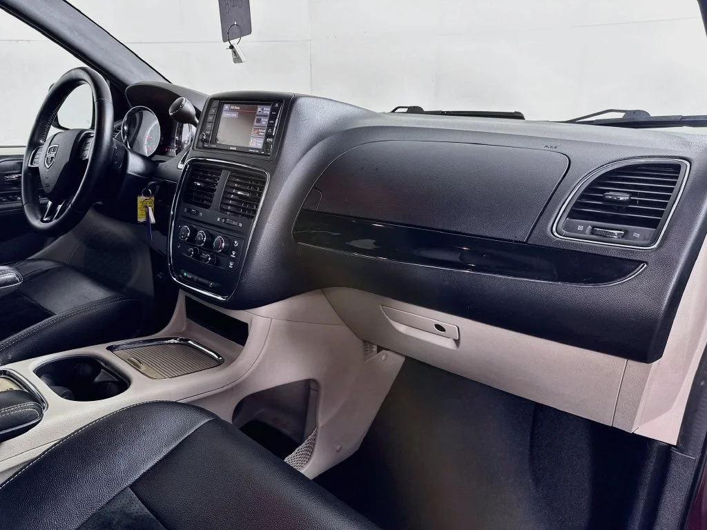 Used 2017 Red Dodge SXT image 35