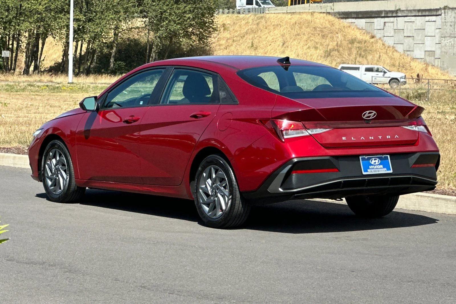 Used 2024 Red Hyundai SEL image 5