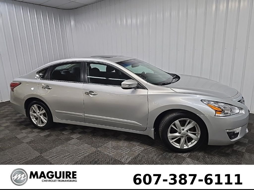 Used 2015 Silver Nissan 2.5 SV image 1