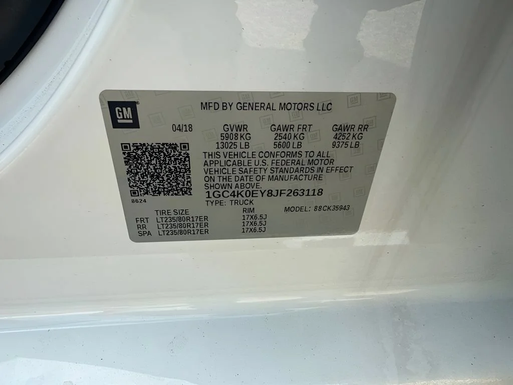 Used 2018 SUMMIT WHITE Chevrolet LTZ image 39