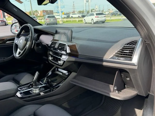 Used 2021 Silver BMW xDrive30i image 12
