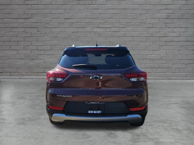 Used 2023 MAHOGANY RED METALLIC Chevrolet LT image 4