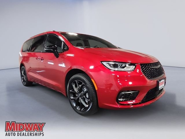 New 2026 Red Hot Pearl-Coat Exterior Paint Chrysler Select image 7