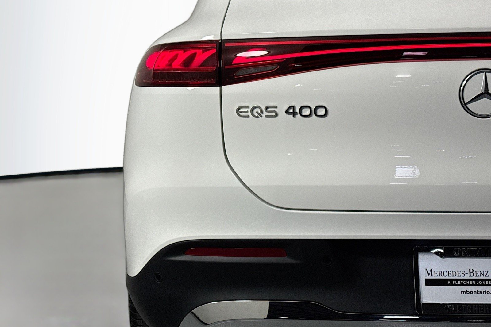 New 2026 Polar White Mercedes-Benz EQS 400 4MATIC® SUV image 14