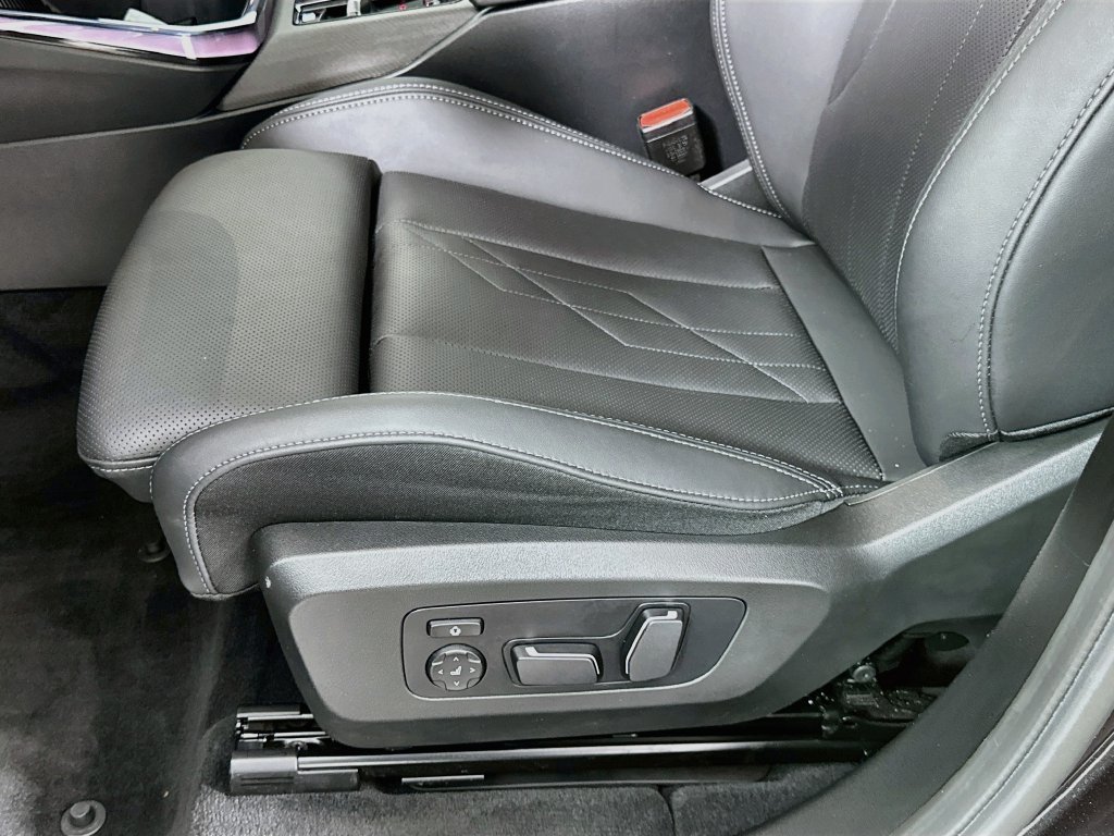 Used 2026 Dark Graphite Metallic BMW 30 xDrive image 19