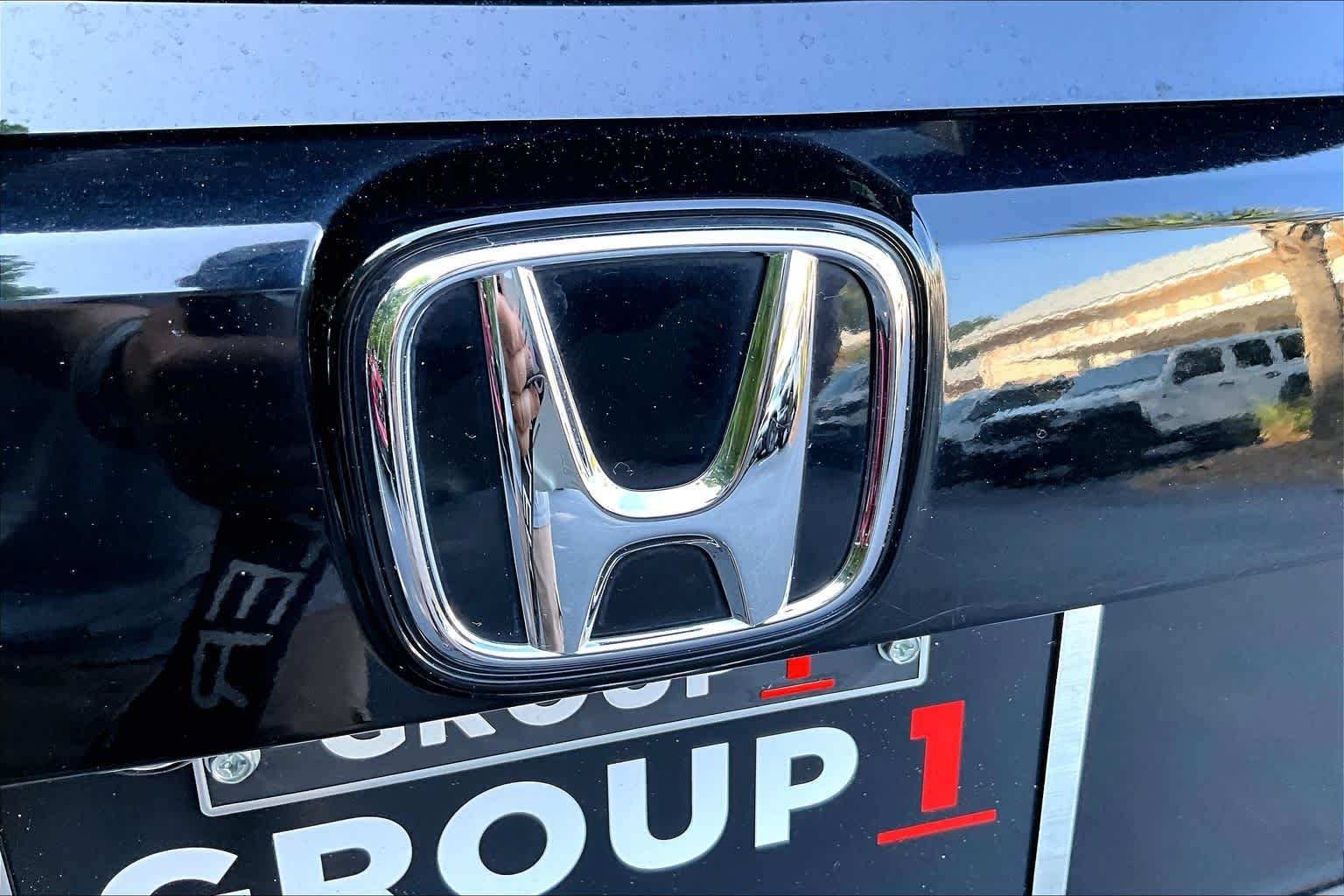 Certified Used 2018 Crystal Black Pearl Honda EX-L Navi image 31