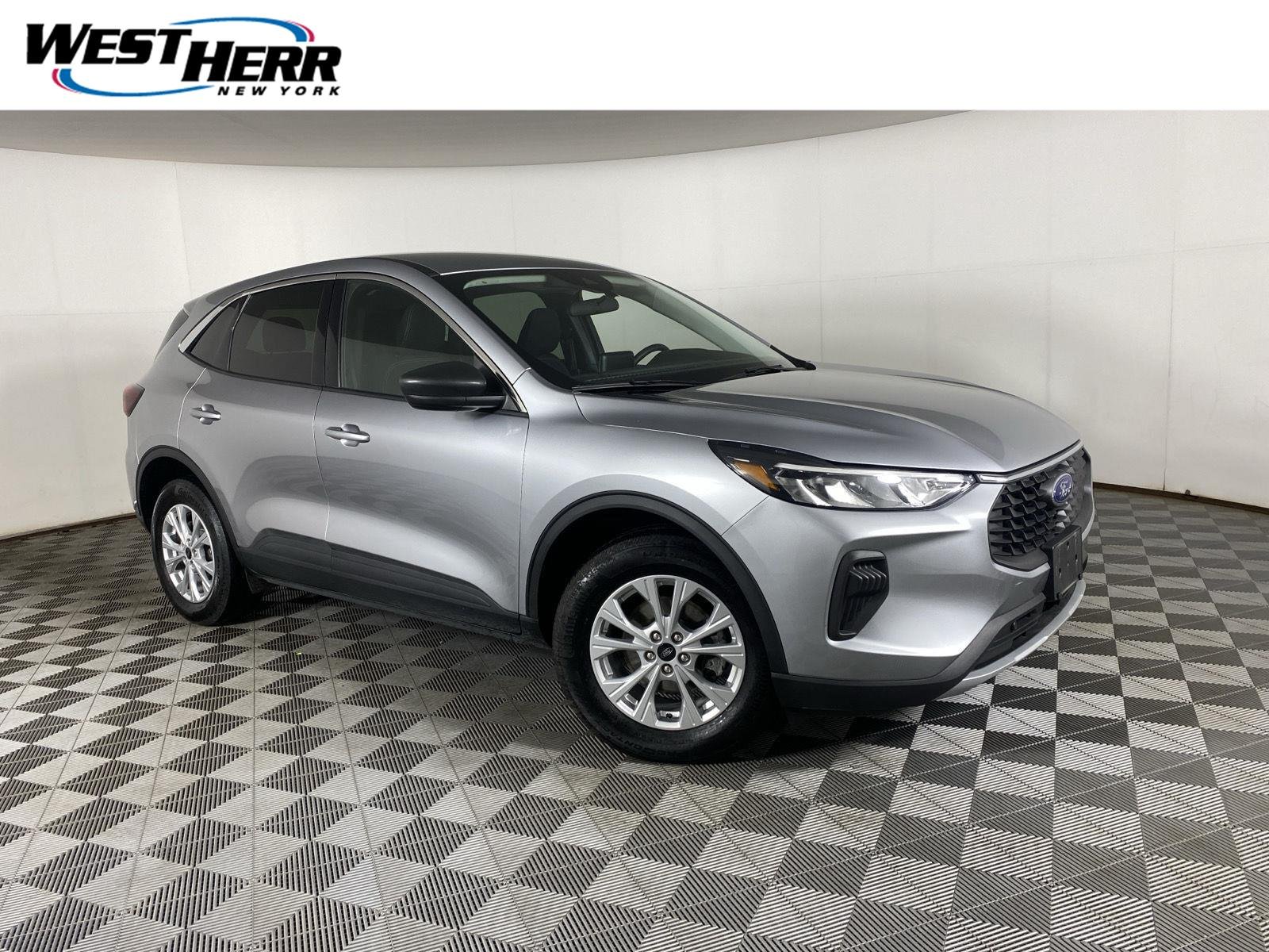 Used 2023 Iconic Silver Ford Active image 1
