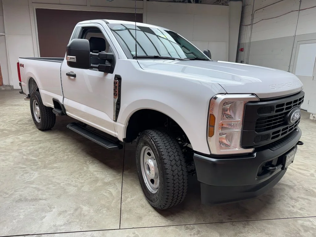 New 2026 Oxford White Ford F-350® XL image 7