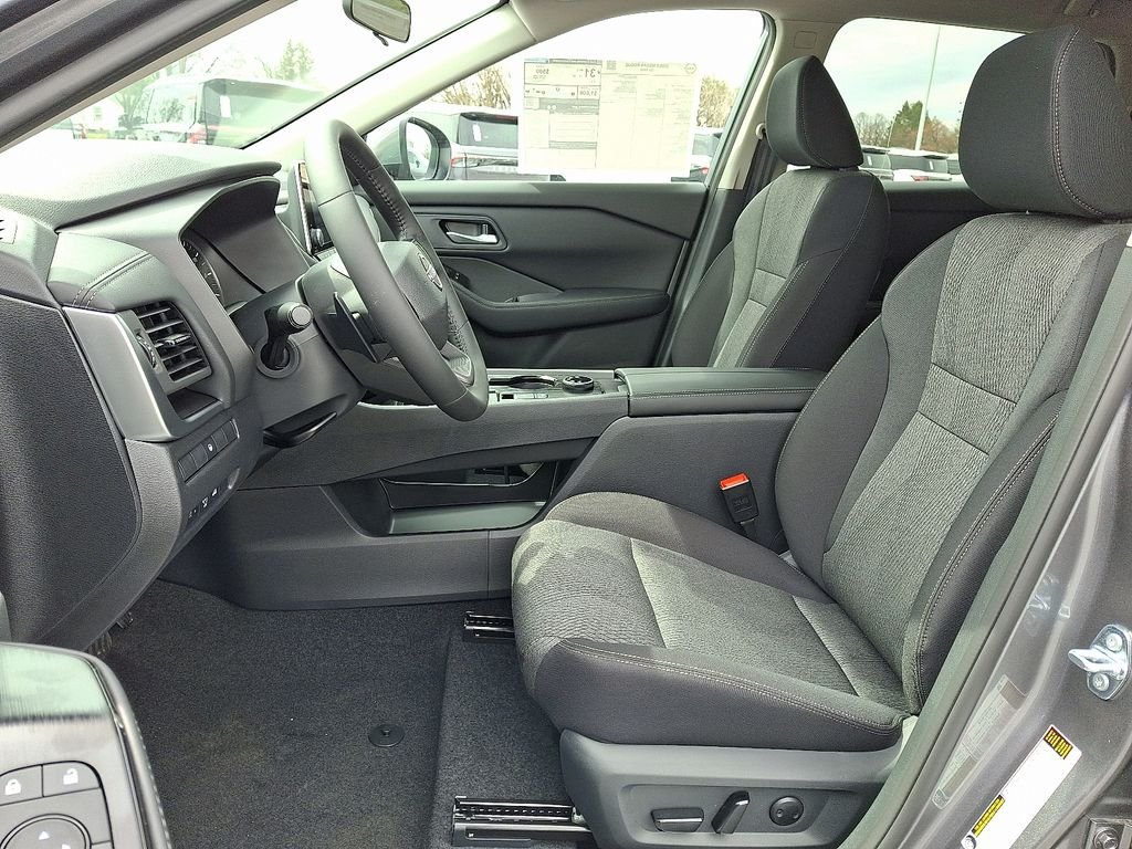 2026 Nissan Rogue — photo 9