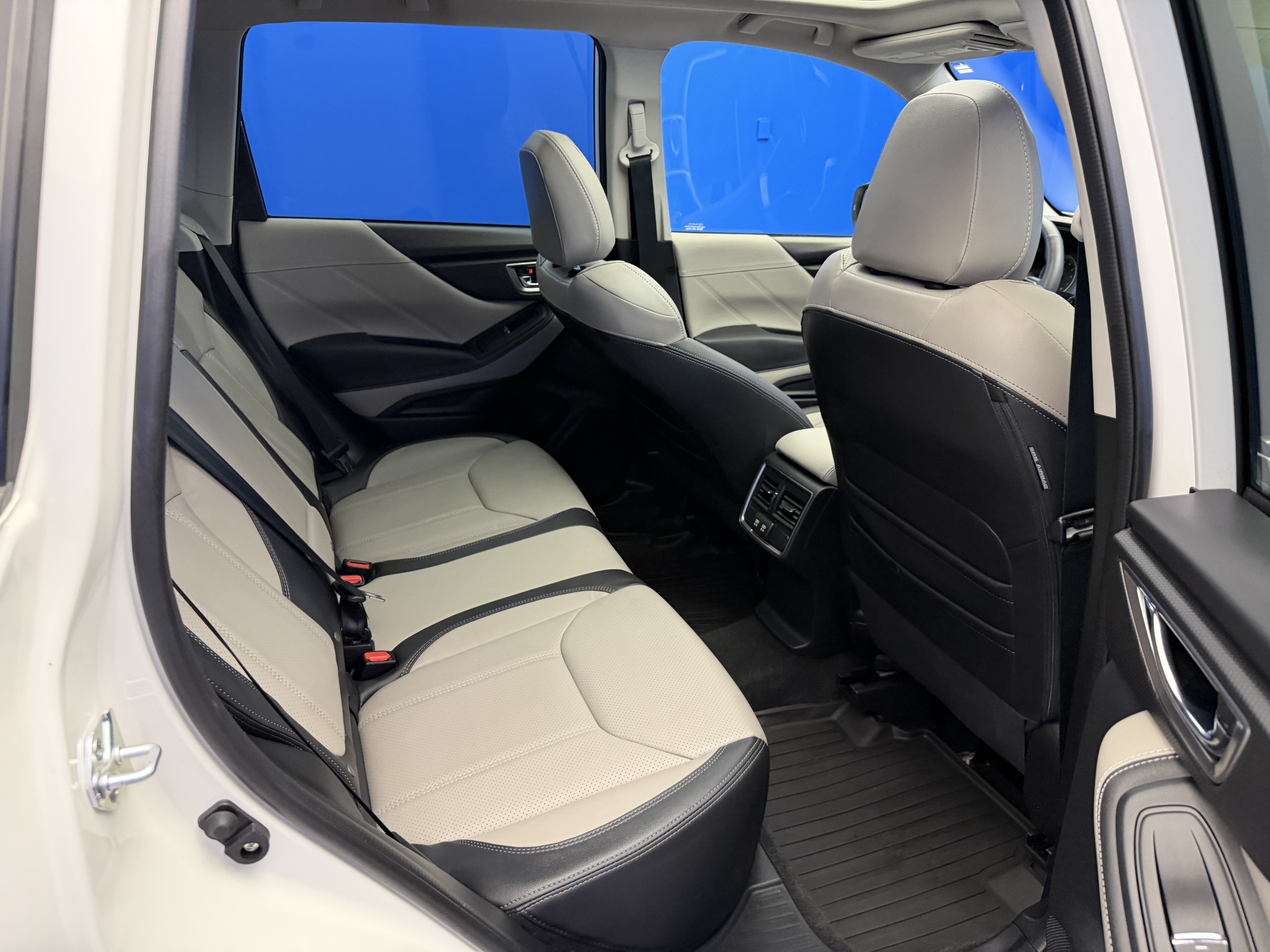 Certified Used 2023 Crystal White Pearl Subaru Limited image 29