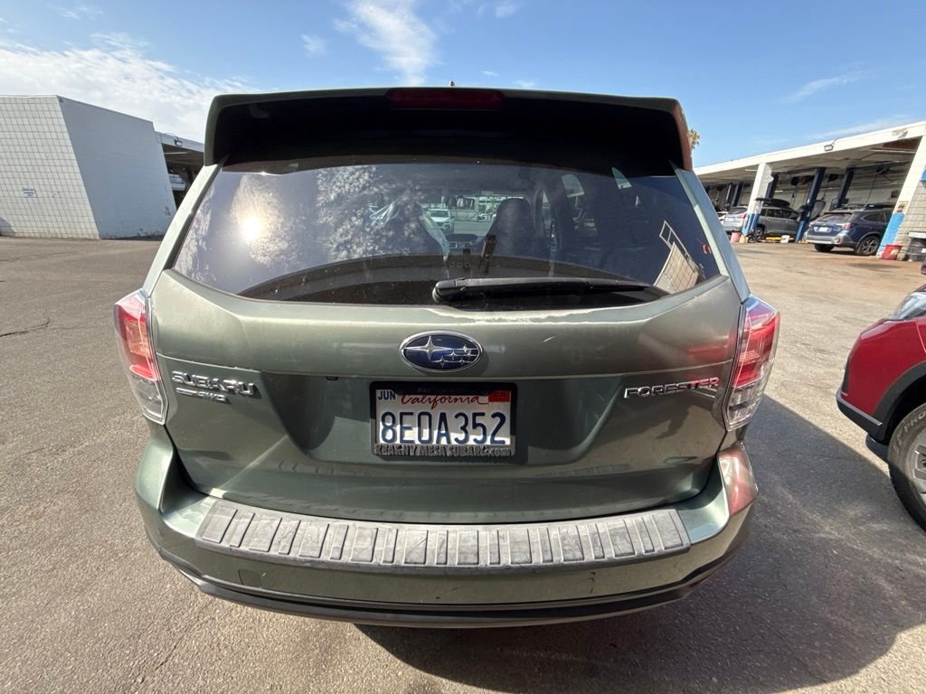 Used 2018 Green Subaru 2.5i Premium image 10