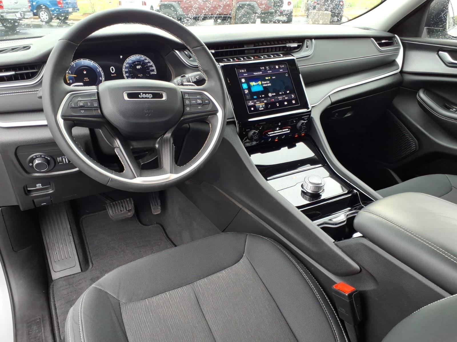 Used 2023 Silver Zynith Jeep Laredo image 19