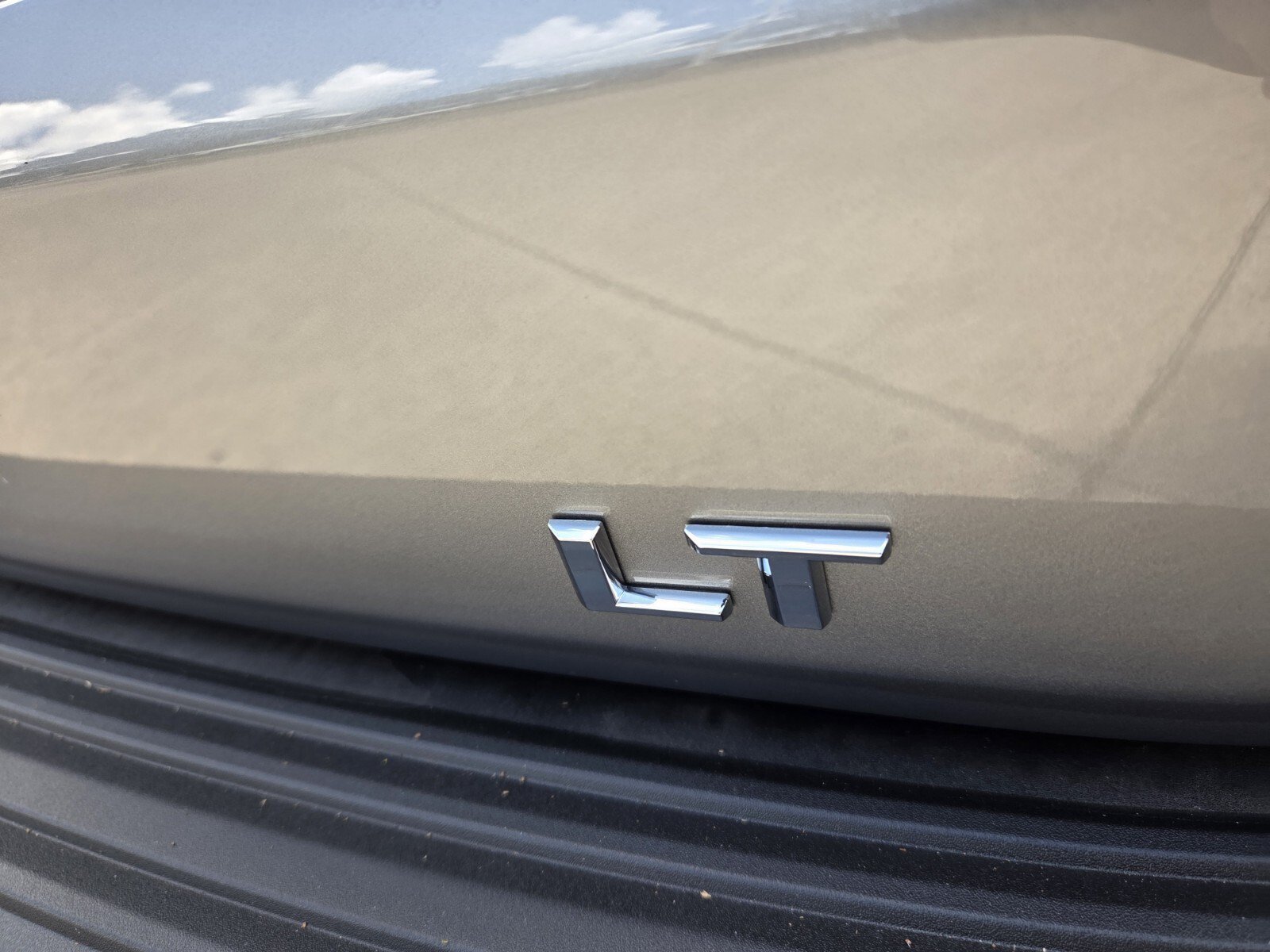 New 2026 Sterling Gray Metallic Chevrolet LT image 18