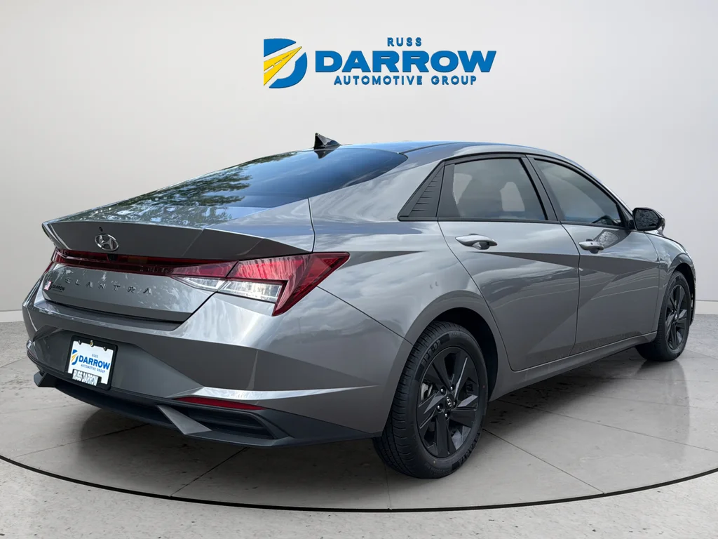 Used 2023 Silver Hyundai SEL image 5
