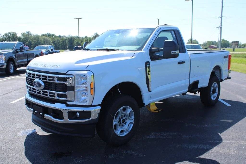 New 2026 Oxford White Ford F-350® XLT image 3